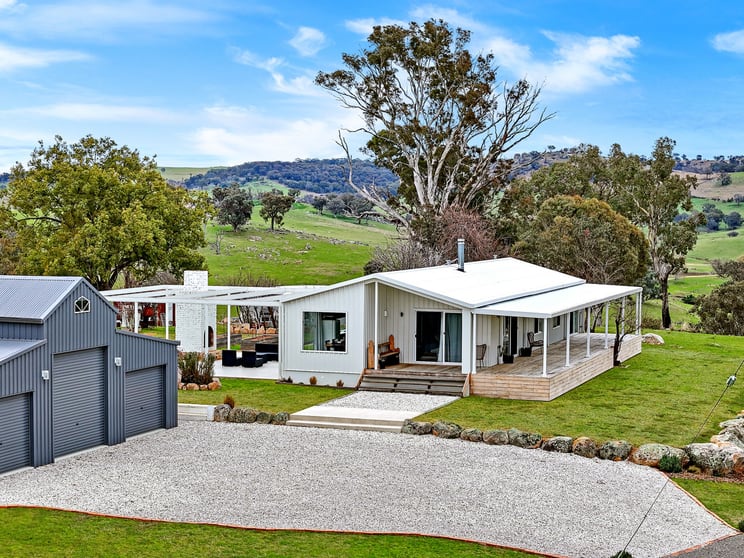 Click to view all images 46 Lachlan Street, Bigga Crookwell NSW 2583 - Image 2