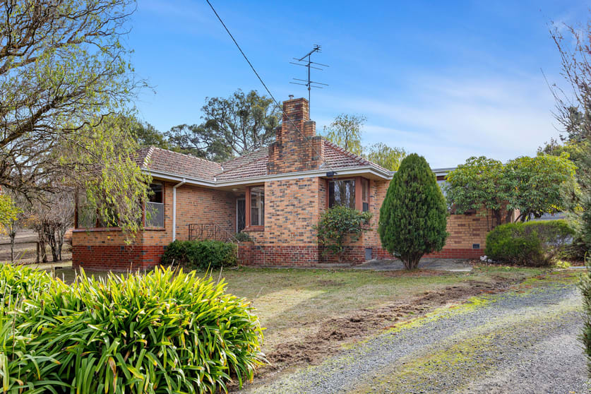 Click to view all images 1010 Glenelg Highway Smythes Creek VIC 3351 - Image 3