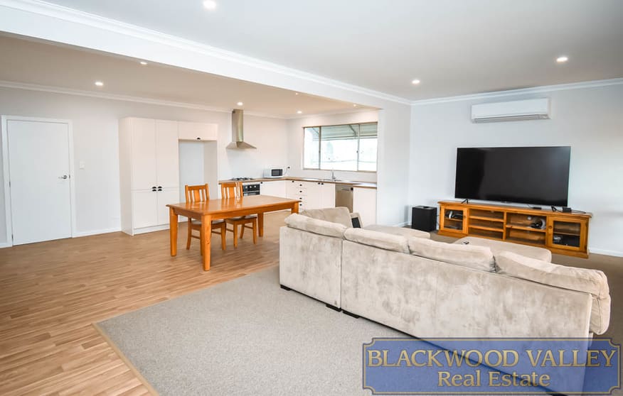 Click to view all images 418 Greenfields Rd Boyup Brook WA 6244 - Image 3