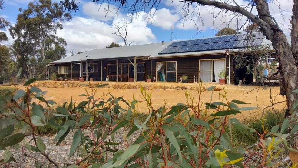 Click to view all images 126 Young Road Kendenup WA 6323 - Image 3