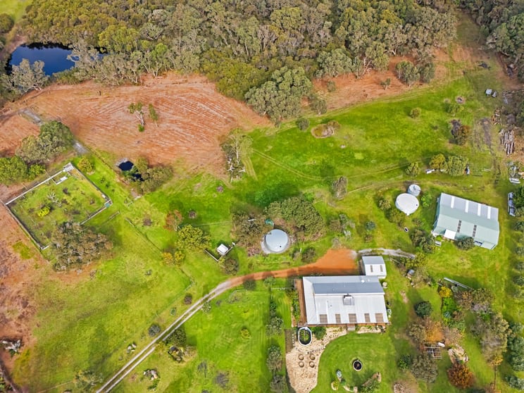 Click to view all images 343 Dingo Flat Road Hazelvale WA 6333 - Image 3