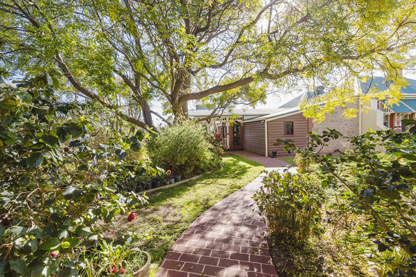 Click to view all images 141 Shaddick Road East Pingelly WA 6308 - Image 2