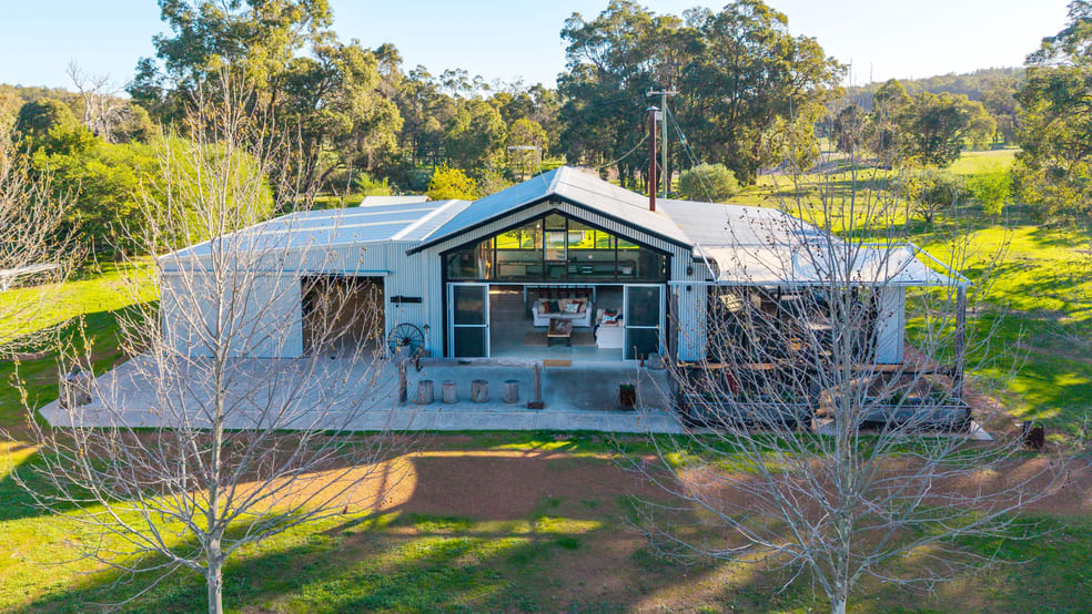 Click to view all images Gidgegannup WA 6083 - Image 2