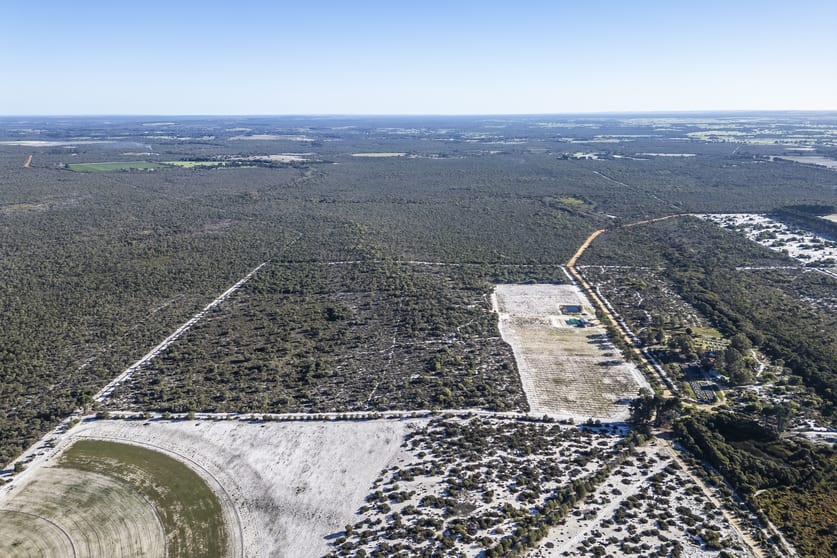 Click to view all images 240 Eldorado Road Muckenburra WA 6503 - Image 2