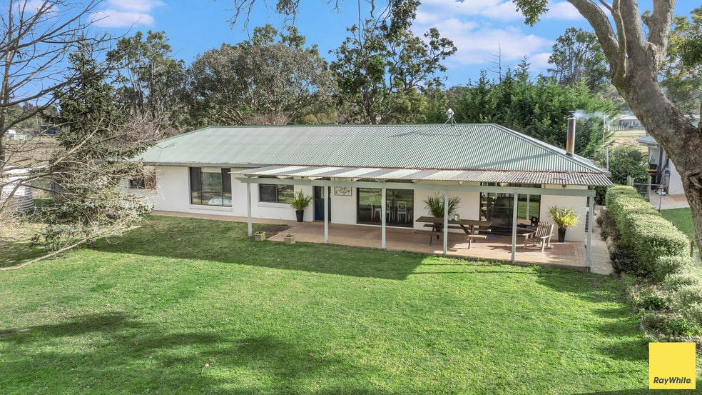 Click to view all images 47 Lawson Road Armidale NSW 2350 - Image 3