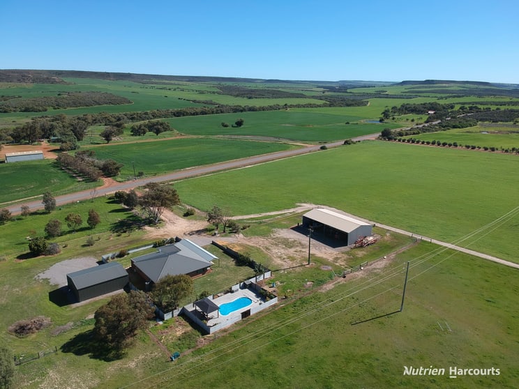 Click to view all images 1824 Chapman Valley Road Narra Tarra WA 6532 - Image 2