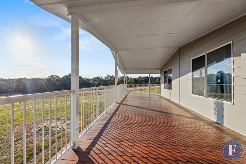 Click to view all images 3691 Olympic Highway Young NSW 2594 - Image 3