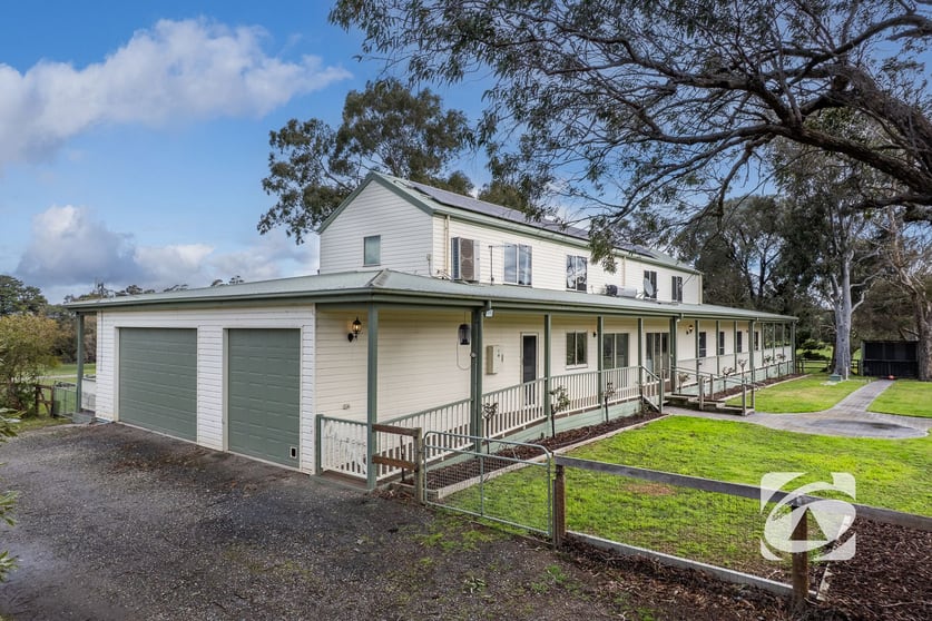 Click to view all images 240 Brown Road Pakenham VIC 3810 - Image 1