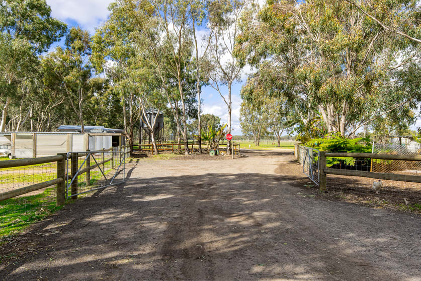 Click to view all images 146 Young Road Baldivis WA 6171 - Image 2
