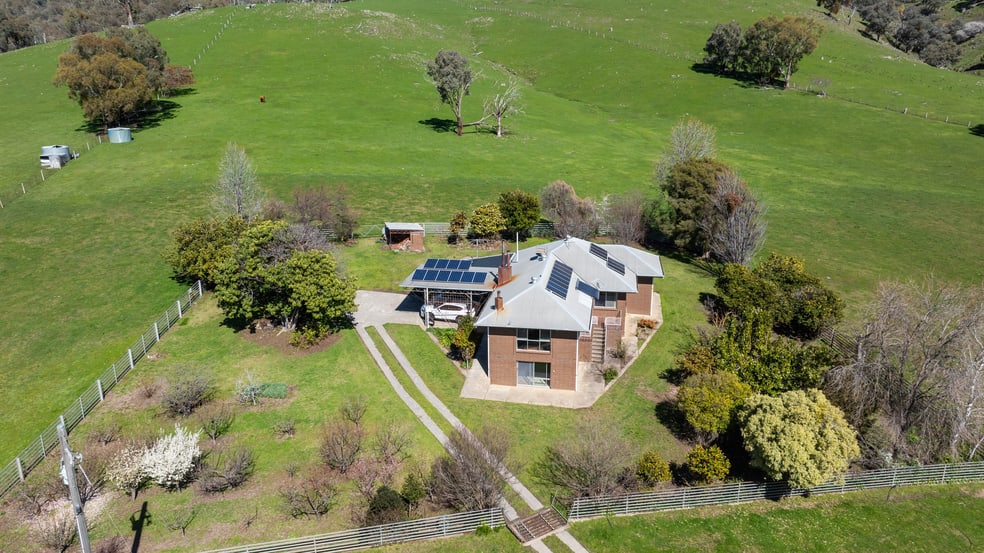Click to view all images 681 Ben Valley Lane Yackandandah VIC 3749 - Image 3
