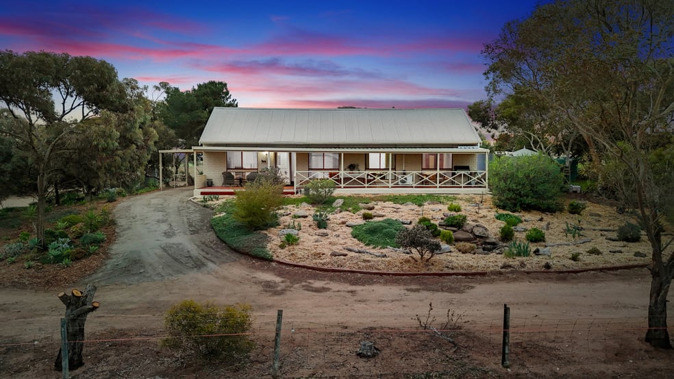 Click to view all images 167 Kuchel Road Murray Bridge SA 5253 - Image 3