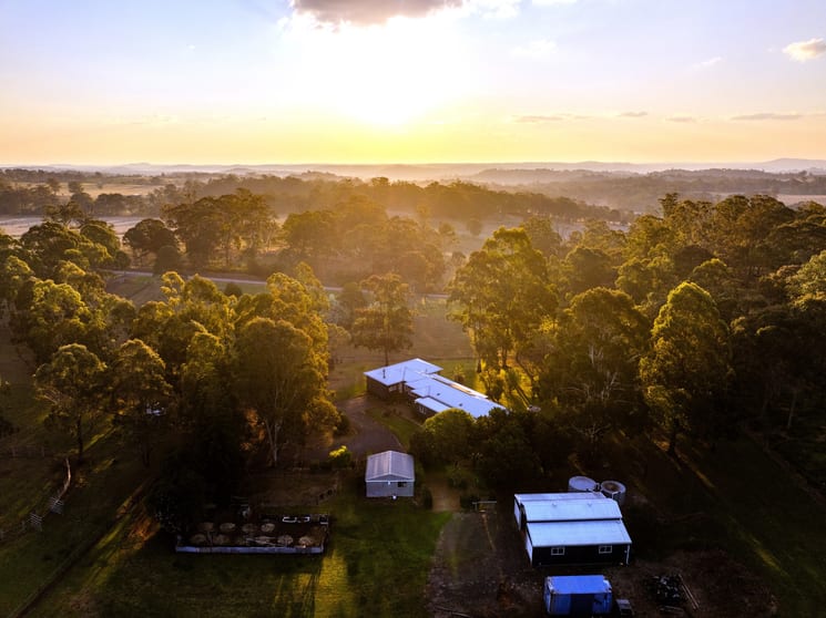 Click to view all images 63 Erbacher Road Hampton QLD 4352 - Image 1