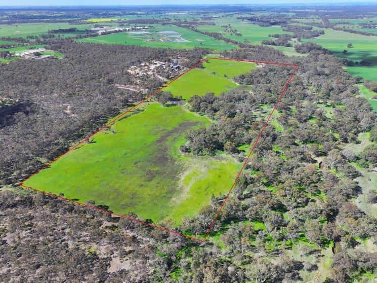 Click to view all images - Bendigo-Tennyson Road Huntly VIC 3551 - Image 1