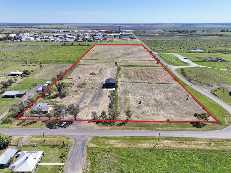 Click to view all images 16 Namoi Street. Narrabri NSW 2390 - Image 2
