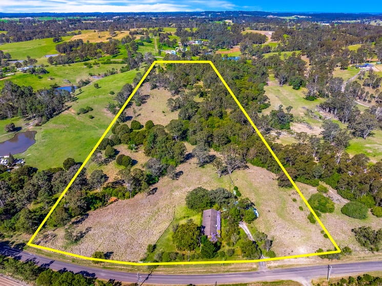 Click to view all images 360 Wolstenholme Avenue Greendale NSW 2745 - Image 1