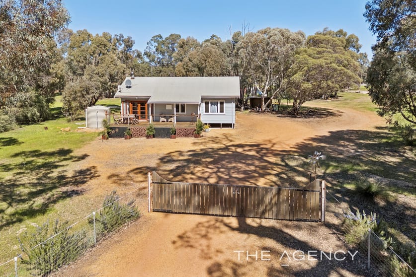 80 Martin Street Bakers Hill WA 6562 - Image 2