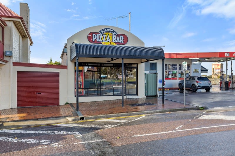 Click to view all images 15 Lewis Street Port Lincoln SA 5606 - Image 2