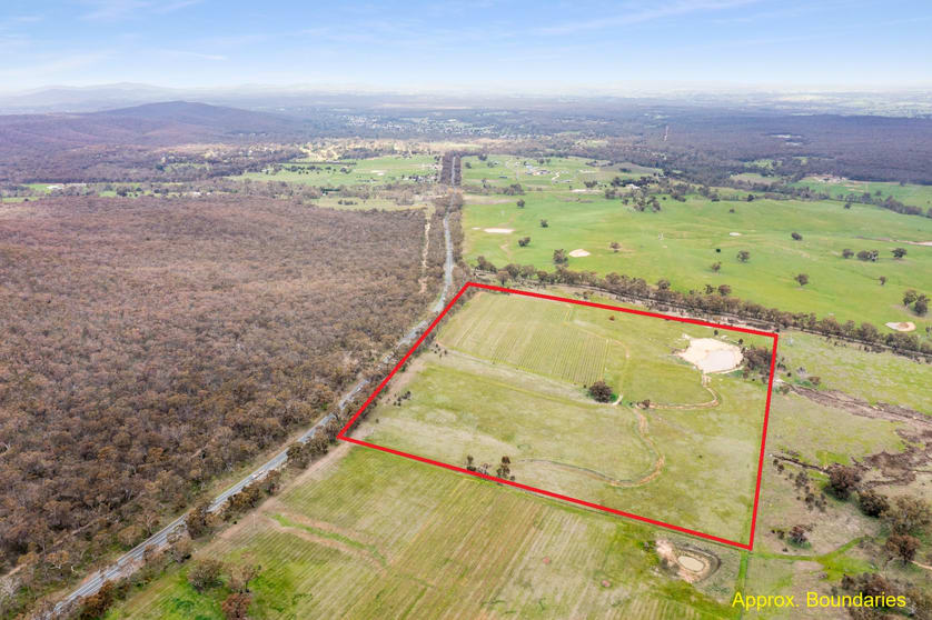 Click to view all images 563 Northern Highway Heathcote VIC 3523 - Image 2