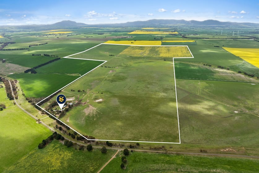 Click to view all images 3077 Geelong Road Cross Roads VIC 3373 - Image 1