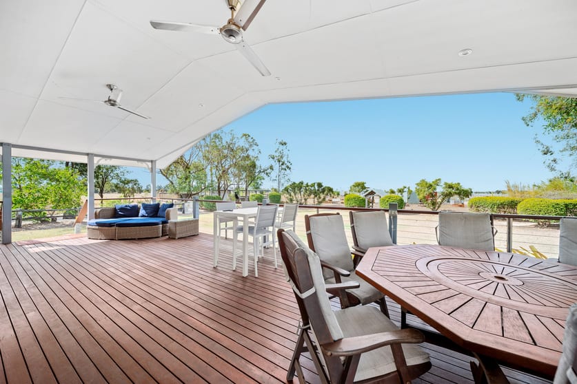 Click to view all images 25062 Capricorn Highway Emerald QLD 4720 - Image 2