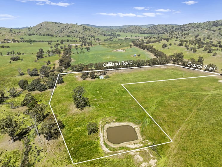 Click to view all images 23 Gilliland Road Euroa VIC 3666 - Image 2