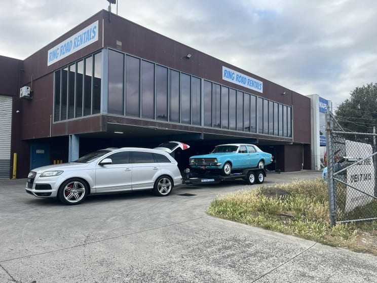 Click to view all images Car / Bus / Truck business for sale in Sunshine North - Image 1