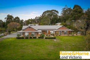 Click to view all images 70 Sanders Road Garfield North VIC 3814 - Image 1