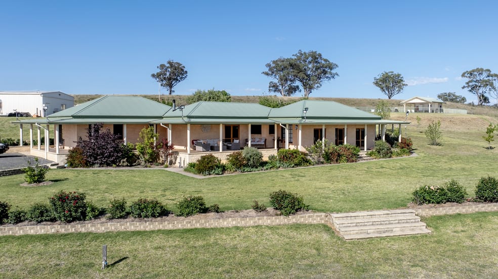 Click to view all images TIMBYDALE NEWELL HIGHWAY Coonabarabran NSW 2357 - Image 2