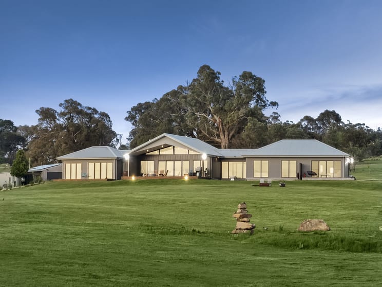 114 Ambrose Drive Tolmie VIC 3723 - Image 1