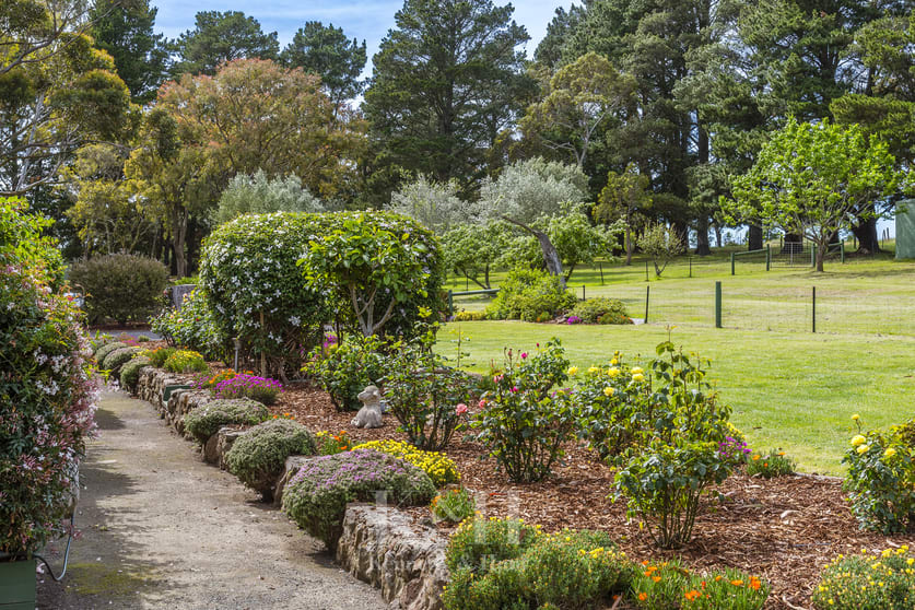 Click to view all images 9 Welsh Road Gisborne VIC 3437 - Image 3