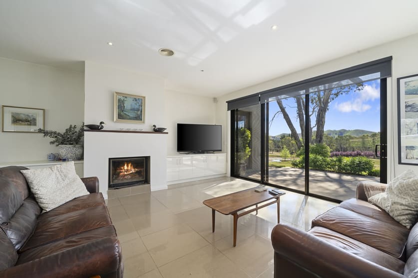 Click to view all images 205 Banumum Road Mansfield VIC 3722 - Image 2