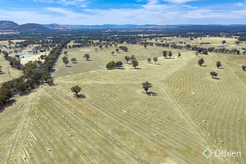 Click to view all images 134 Soldiers Road Barnawartha VIC 3688 - Image 3