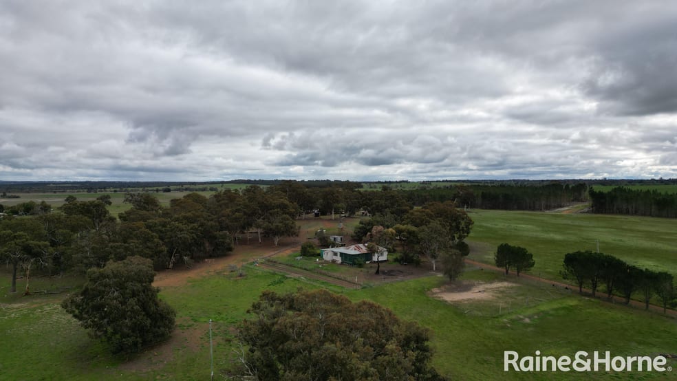 Click to view all images 1128 Bokal Road South Mokup WA 6394 - Image 3