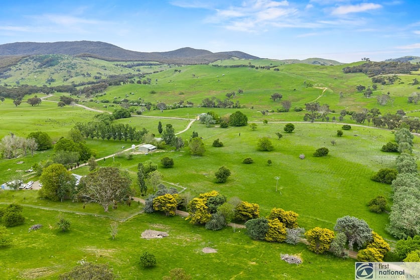 Click to view all images 1495 Burrinjuck Road Yass NSW 2582 - Image 2
