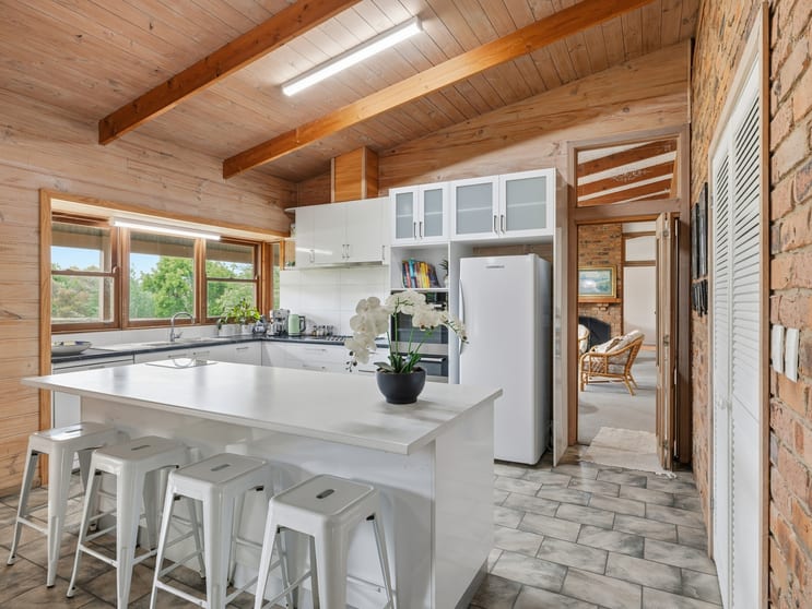 Click to view all images 107 Wards Lane Meadow Creek VIC 3678 - Image 3
