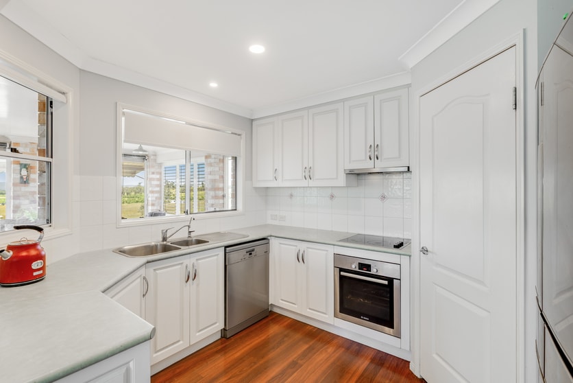 Click to view all images 120 Stephens Road Flagstone Creek QLD 4344 - Image 3