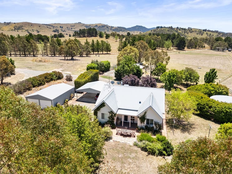 Click to view all images 65 Badgery Road Burra NSW 2620 - Image 1