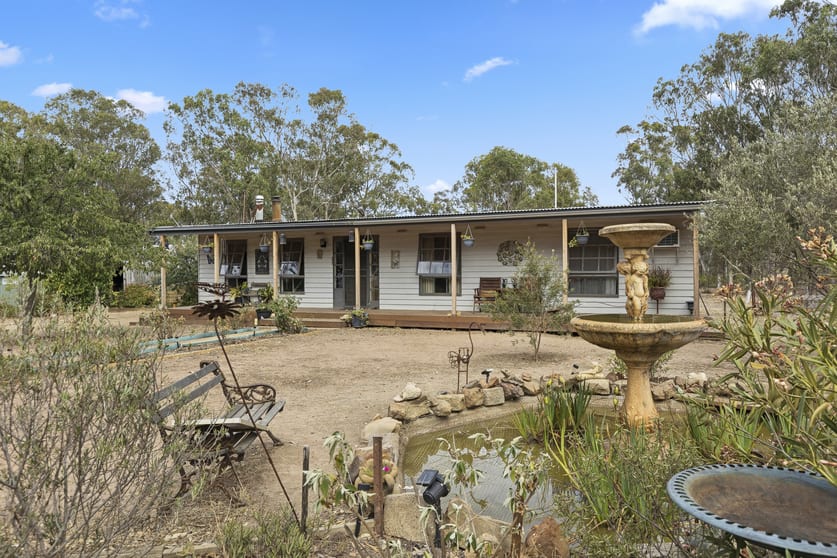 Click to view all images 201 Cherry Tree Road Bailieston VIC 3608 - Image 2
