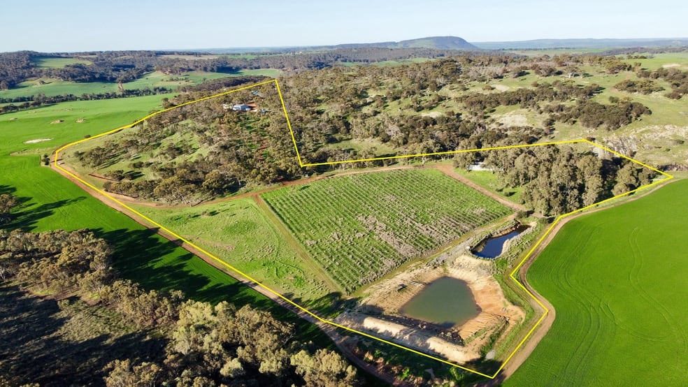 Click to view all images 787 Mokine Road York WA 6302 - Image 2