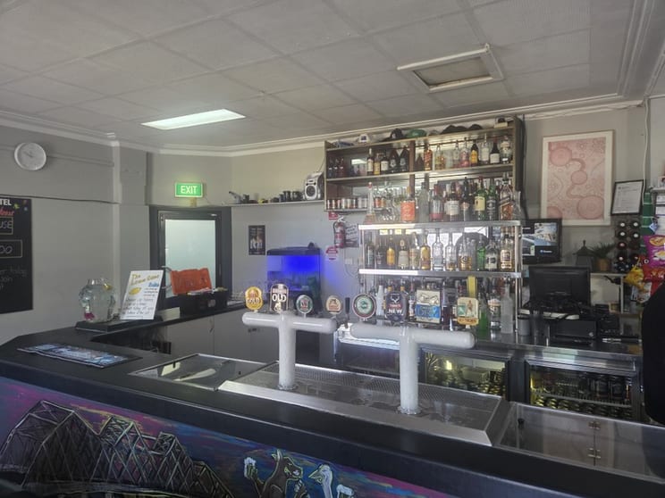 Click to view all images 64 Kendal Street Cowra NSW 2794 - Image 2