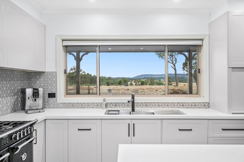 Click to view all images 70 Ashes Bridge Road Tallarook VIC 3659 - Image 2