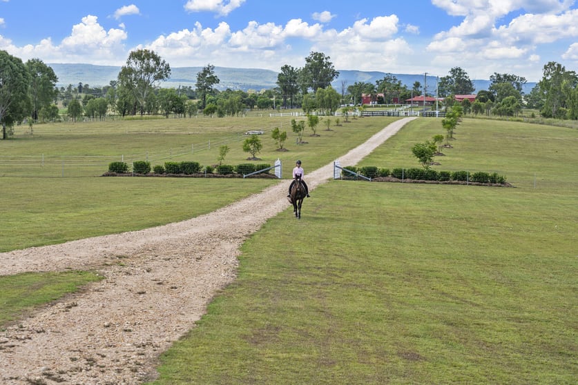 Click to view all images 102 Old Ropeley Road Lower Tenthill QLD 4343 - Image 3