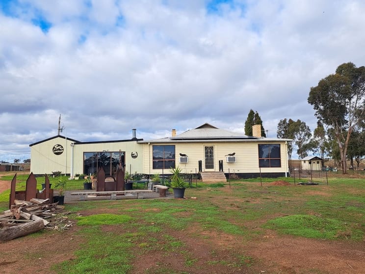 Click to view all images 618 Cope Cope-Jeffcott road Donald VIC 3480 - Image 1