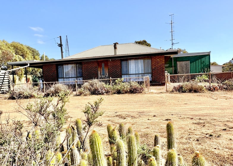 Click to view all images 391 Kalanbi Road Ceduna SA 5690 - Image 1