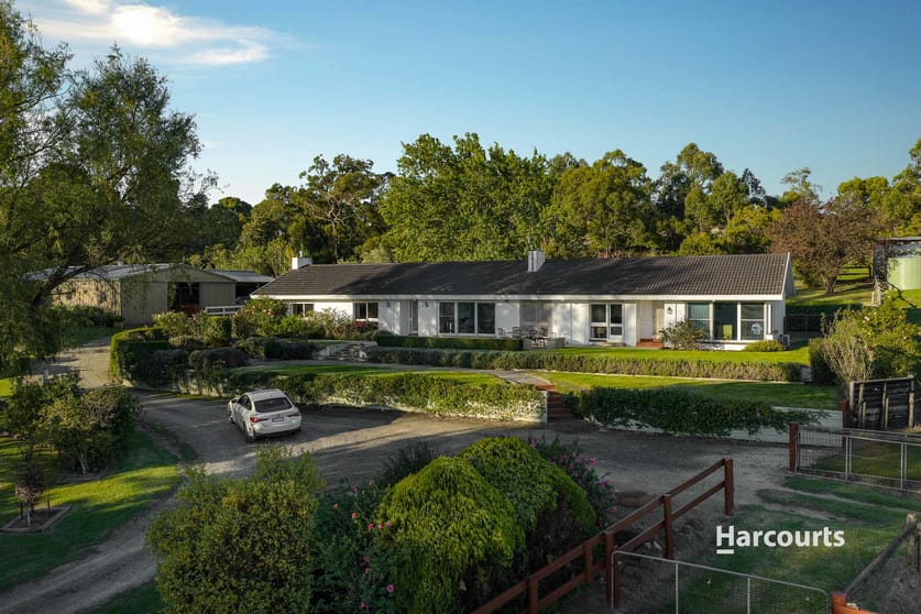 Click to view all images 70 Norris Road Pakenham VIC 3810 - Image 2