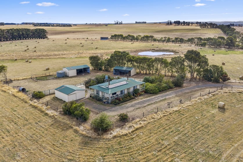 Click to view all images 55 Wineshanty Road Barwon Downs VIC 3243 - Image 2