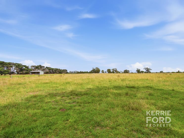 Click to view all images 201 Guyatts Road Toongabbie VIC 3856 - Image 1