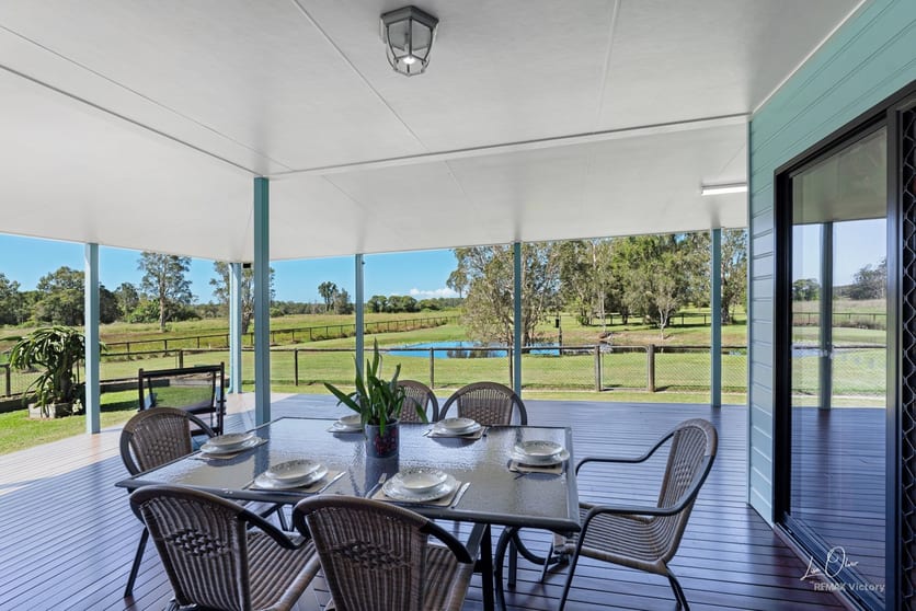Click to view all images 248 Wallace Road Beachmere QLD 4510 - Image 2