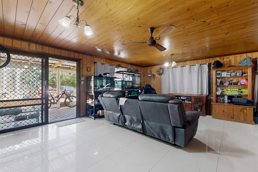 Click to view all images 98 -108 Missouri Street Jimboomba QLD 4280 - Image 2