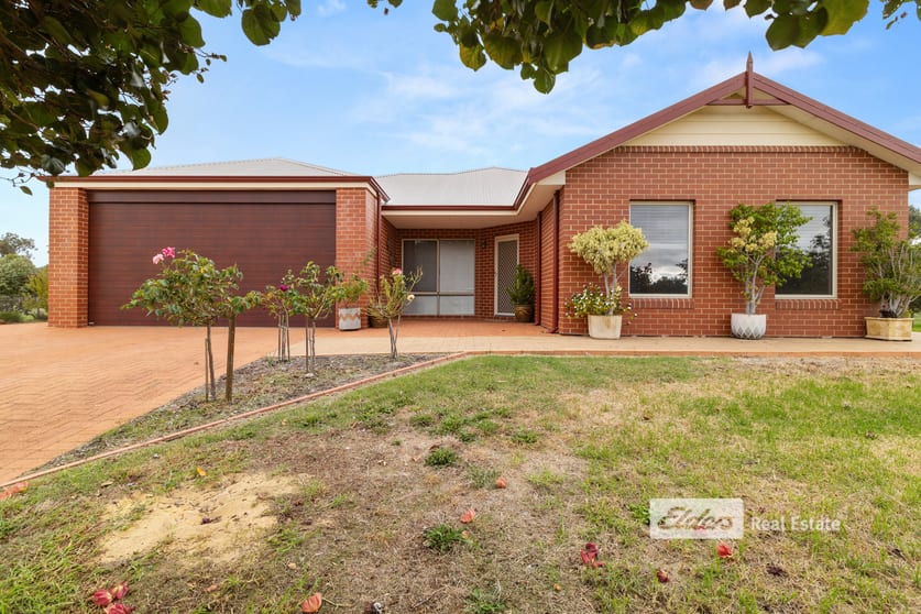 Click to view all images 78 Yamballup Avenue Harvey WA 6220 - Image 1
